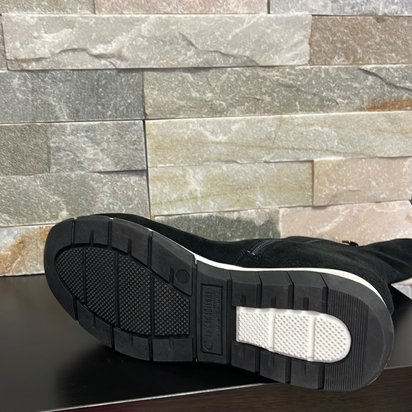 La Canadienne Noah Women's Bootie - Picture 9 of 10